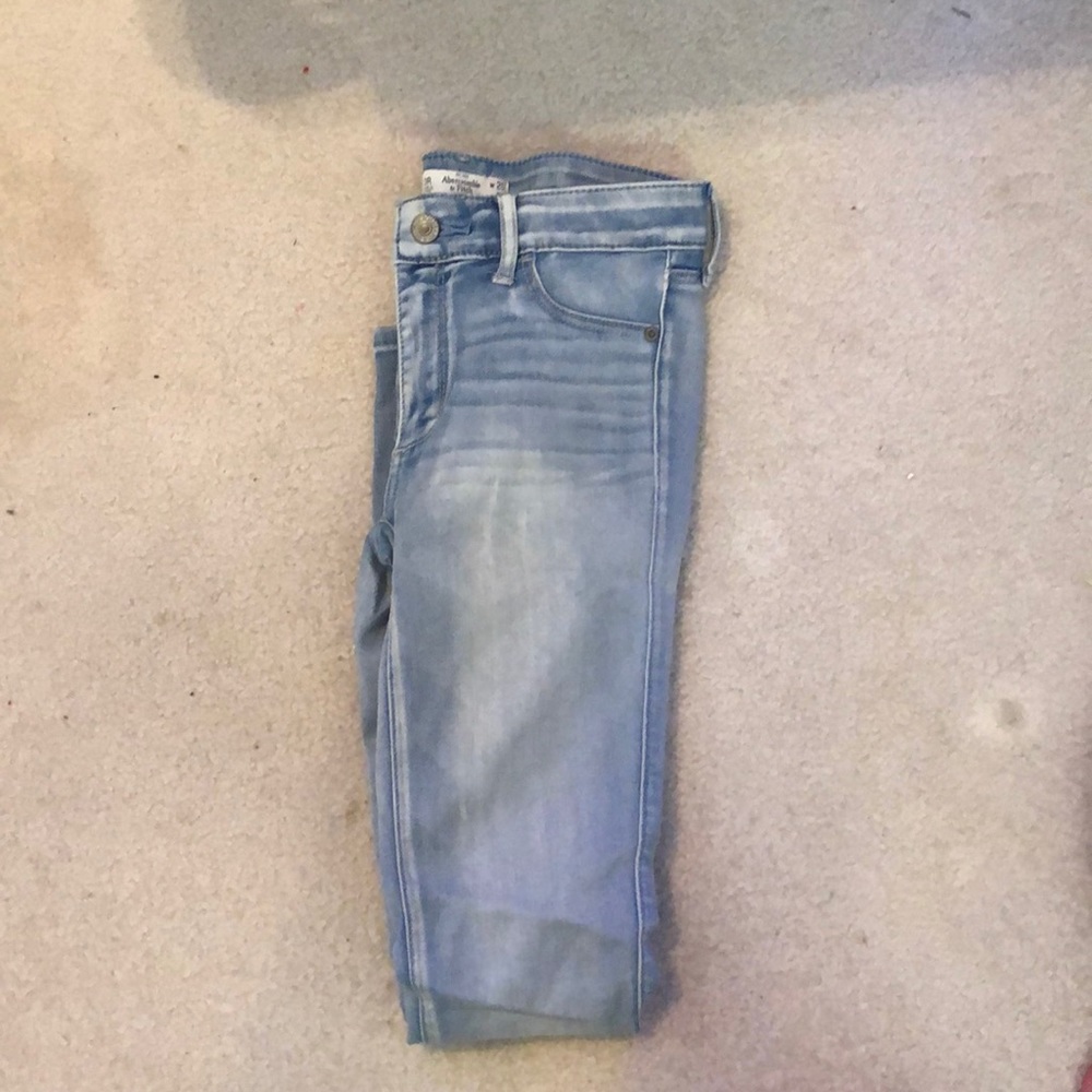 Abercrombie & Fitch Light wash jeans